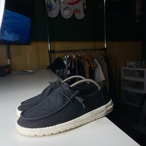 Hey Dude Black Canvas Slip-Ons with White Speckled Sole woman’s Wendy size 9